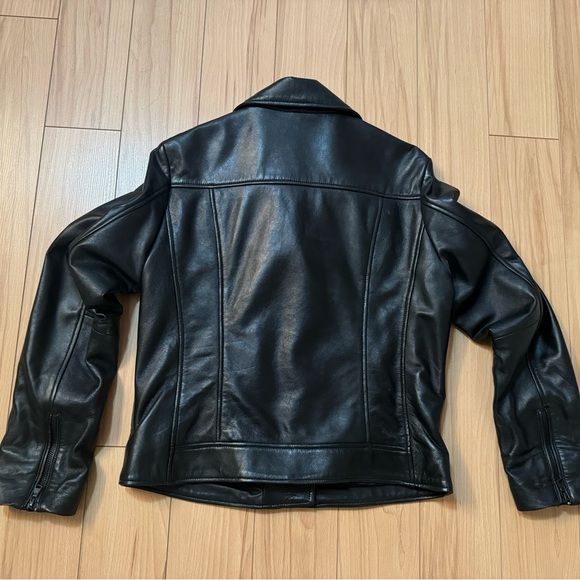 Leather jacket women’s Medium. - Picture 8 of 8